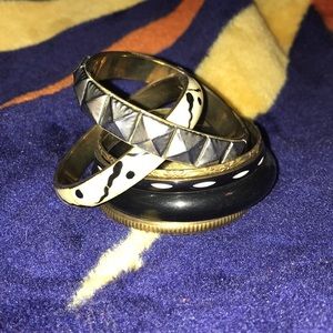 Set of bangles
